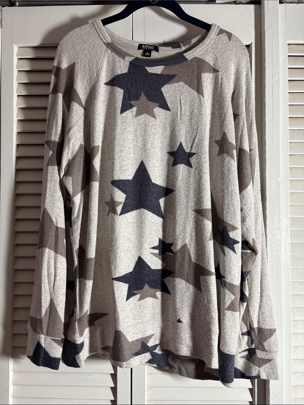 Buffalo David Bitton Crewneck Star Print Sweater in Light Gray and Charcoal